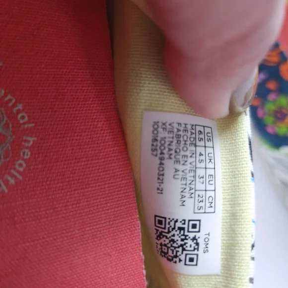 TOMS Ortholite Slip-On Graphic and Colorful Womens Canvas Shoes, Size 6.5 - Picture 10 of 12